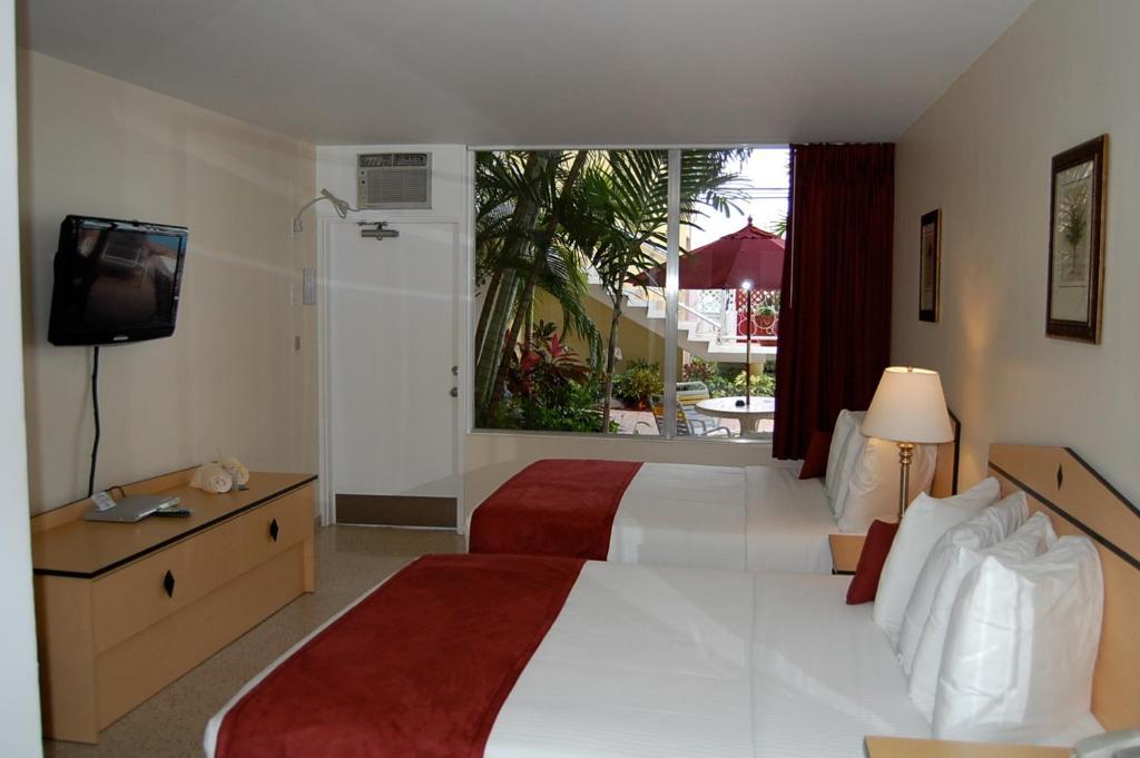 Alcazar Resort- Gay Mens Resort Форт-Лодердейл Номер фото